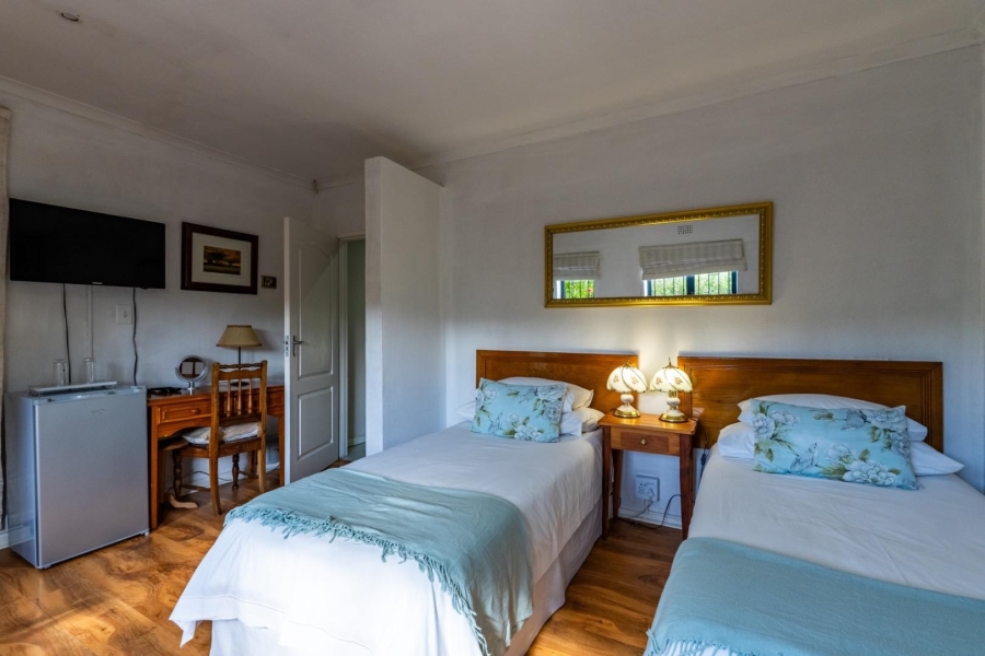 7 Bedroom Property for Sale in Cloetesville Western Cape